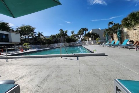 Townhouse in Aventura, Florida 3 bedrooms, 123.56 sq.m. № 2390665