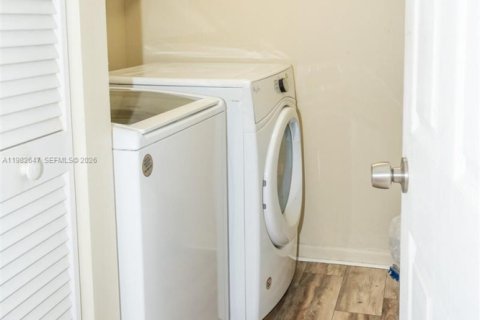 Touwnhouse à vendre à Davie, Floride: 3 chambres, 176.33 m2 № 2068676 - photo 18