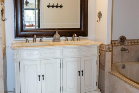 Touwnhouse à vendre à Davie, Floride: 3 chambres, 176.33 m2 № 2068676 - photo 11