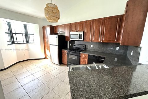Condo in Homestead, Florida, 2 bedrooms  № 2001479 - photo 11