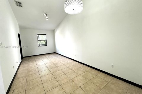 Condo in Homestead, Florida, 2 bedrooms  № 2001479 - photo 10