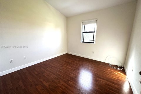 Condo in Homestead, Florida, 2 bedrooms  № 2001479 - photo 15