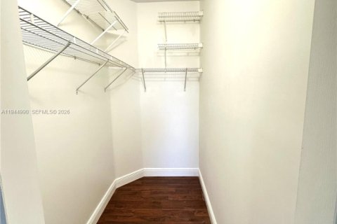 Condo in Homestead, Florida, 2 bedrooms  № 2001479 - photo 19