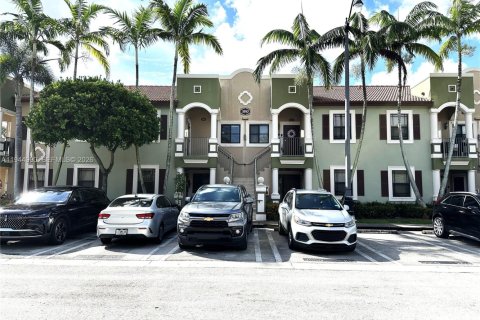 Condo in Homestead, Florida, 2 bedrooms  № 2001479 - photo 2