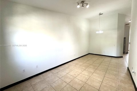 Condo in Homestead, Florida, 2 bedrooms  № 2001479 - photo 4