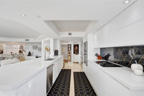 Condo in Aventura, Florida, 3 bedrooms  № 1933358 - photo 7