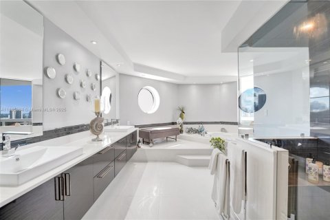 Condo in Aventura, Florida, 3 bedrooms  № 1933358 - photo 13