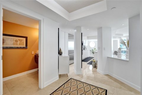 Condo in Aventura, Florida, 3 bedrooms  № 1933358 - photo 17