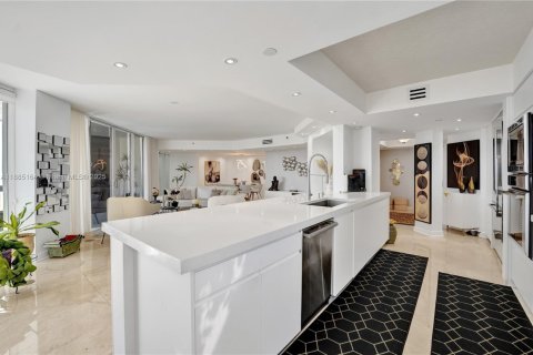 Condo in Aventura, Florida, 3 bedrooms  № 1933358 - photo 30