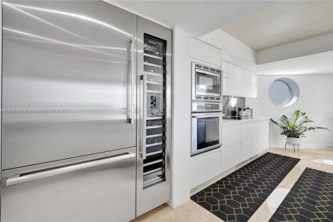 Condo in Aventura, Florida, 3 bedrooms  № 1933358 - photo 21
