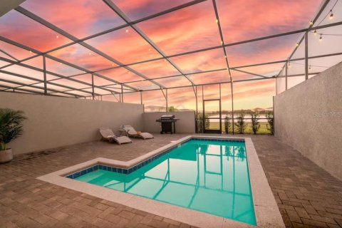 Townhouse in Davenport, Florida 5 bedrooms, 211.91 sq.m. № 1744560 - photo 3
