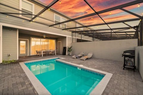 Townhouse in Davenport, Florida 5 bedrooms, 211.91 sq.m. № 1744560 - photo 4