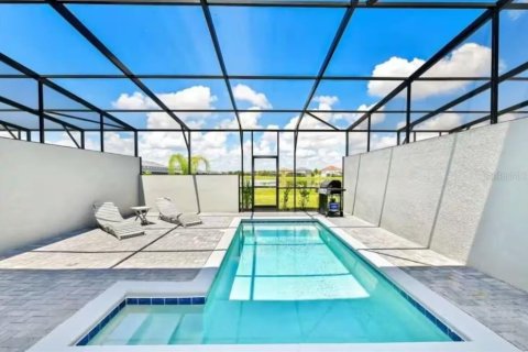 Townhouse in Davenport, Florida 5 bedrooms, 211.91 sq.m. № 1744560 - photo 16