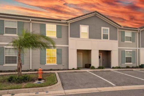 Townhouse in Davenport, Florida 5 bedrooms, 211.91 sq.m. № 1744560 - photo 2