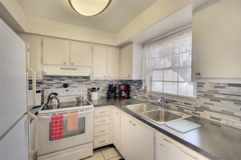 Купить кондоминиум в Брейдентон, Флорида 4 комнаты, 67.35м2, № 2147932 - фото 4