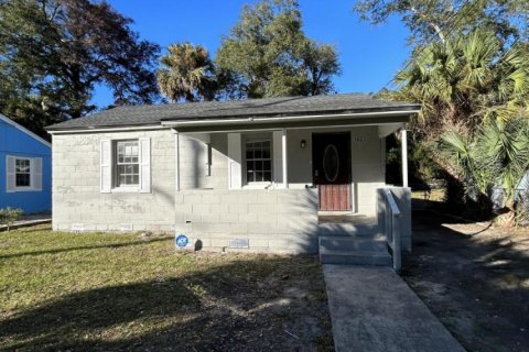 House in Jacksonville, Florida 3 bedrooms, 85.56 sq.m. № 885733 - photo 1