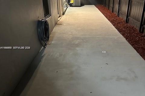 Снять в аренду виллу или дом в Майами, Флорида 1 спальня, 51.1м2, № 2004707 - фото 5