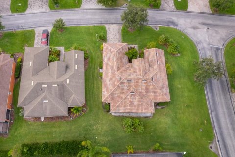 House in Poinciana, Florida 2 bedrooms, 176.42 sq.m. № 1791396 - photo 6