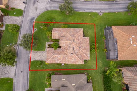 House in Poinciana, Florida 2 bedrooms, 176.42 sq.m. № 1791396 - photo 5