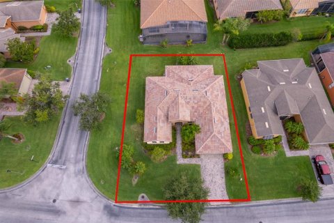 House in Poinciana, Florida 2 bedrooms, 176.42 sq.m. № 1791396 - photo 4