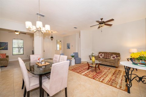 House in Poinciana, Florida 2 bedrooms, 176.42 sq.m. № 1791396 - photo 12