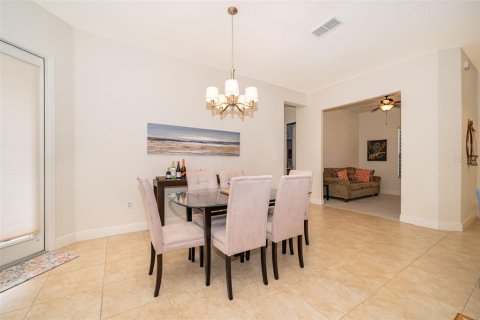 House in Poinciana, Florida 2 bedrooms, 176.42 sq.m. № 1791396 - photo 14