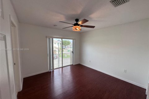 Townhouse in Homestead, Florida 4 bedrooms, 172.89 sq.m. № 2023556 - photo 10