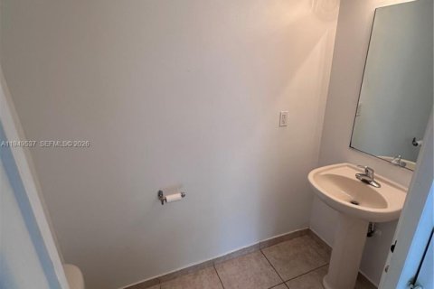 Townhouse in Homestead, Florida 4 bedrooms, 172.89 sq.m. № 2023556 - photo 6