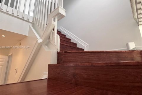 Townhouse in Homestead, Florida 4 bedrooms, 172.89 sq.m. № 2023556 - photo 4