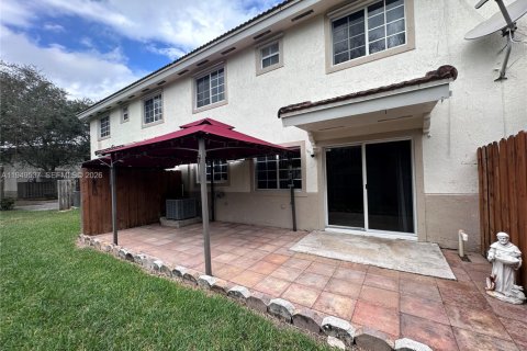 Townhouse in Homestead, Florida 4 bedrooms, 172.89 sq.m. № 2023556 - photo 16