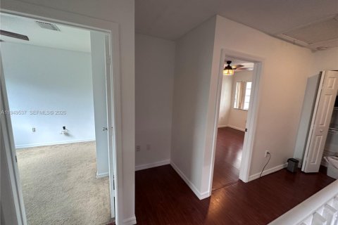 Townhouse in Homestead, Florida 4 bedrooms, 172.89 sq.m. № 2023556 - photo 15