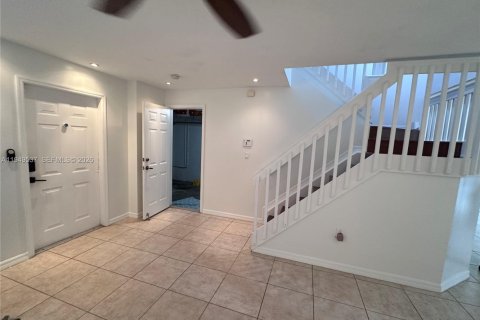 Townhouse in Homestead, Florida 4 bedrooms, 172.89 sq.m. № 2023556 - photo 3
