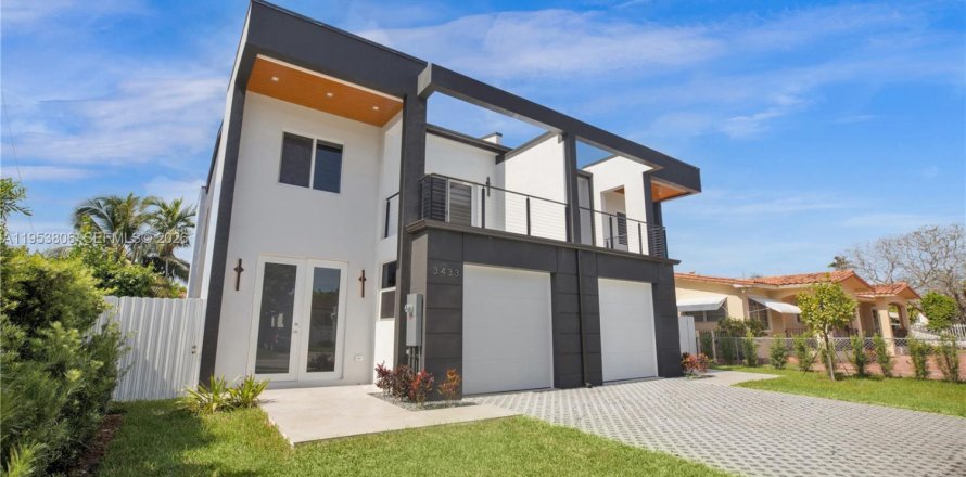 Таунхаус в Майами, Флорида 3 спальни, 172.05м2 № 2008200