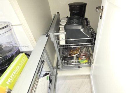 Townhouse in Miami Lakes, Florida 3 bedrooms, 125.51 sq.m. № 2002341 - photo 16