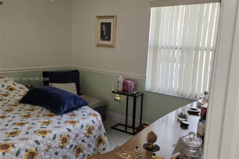 Townhouse in Miami Lakes, Florida 3 bedrooms, 125.51 sq.m. № 2002341 - photo 30