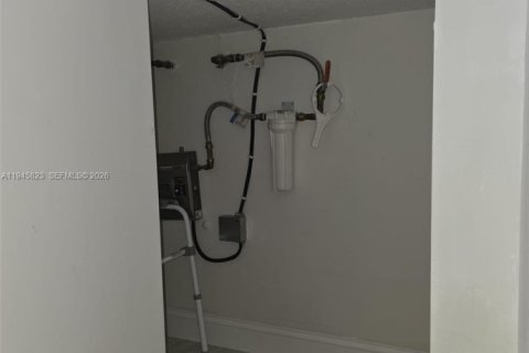 Townhouse in Miami Lakes, Florida 3 bedrooms, 125.51 sq.m. № 2002341 - photo 27