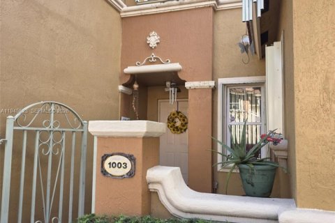 Townhouse in Miami Lakes, Florida 3 bedrooms, 125.51 sq.m. № 2002341 - photo 6