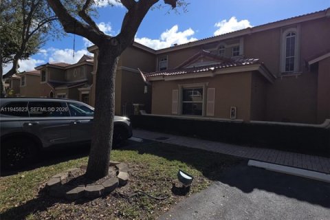 Townhouse in Miami Lakes, Florida 3 bedrooms, 125.51 sq.m. № 2002341