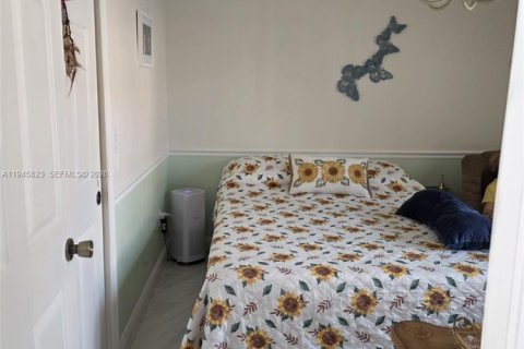 Townhouse in Miami Lakes, Florida 3 bedrooms, 125.51 sq.m. № 2002341 - photo 29