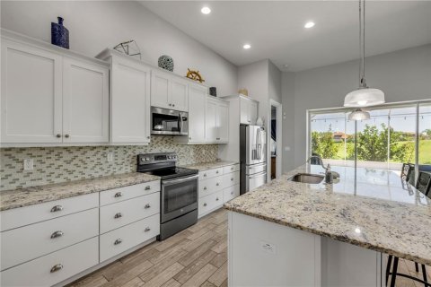 House in New Smyrna Beach, Florida 4 bedrooms, 202.06 sq.m. № 1851183 - photo 15