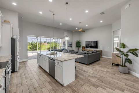 House in New Smyrna Beach, Florida 4 bedrooms, 202.06 sq.m. № 1851183 - photo 10