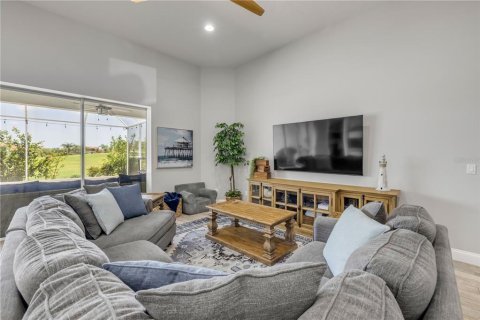 House in New Smyrna Beach, Florida 4 bedrooms, 202.06 sq.m. № 1851183 - photo 24
