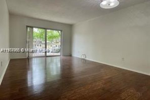 Appartement à louer à Miami, Floride: 1 chambre, 66.15 m2 № 1972384 - photo 4