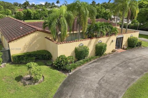 Villa ou maison à Miami, Floride 6 chambres, 475.1 m2 № 2367956