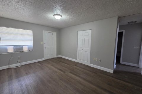Apartamento en alquiler en Leesburg, Florida, 2 dormitorios, 69.77 m2 № 1648599 - foto 3