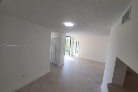 Copropriété à louer à Miami, Floride: 2 chambres, 83.43 m2 № 1921152 - photo 13