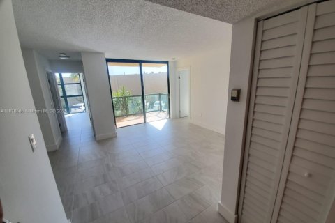 Copropriété à louer à Miami, Floride: 2 chambres, 83.43 m2 № 1921152 - photo 15