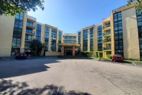 Copropriété à louer à Miami, Floride: 2 chambres, 83.43 m2 № 1921152 - photo 16