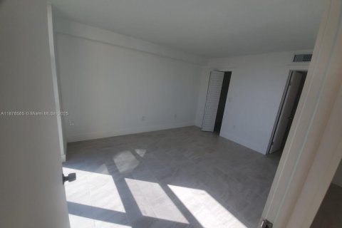 Copropriété à louer à Miami, Floride: 2 chambres, 83.43 m2 № 1921152 - photo 11