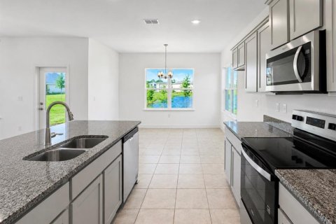 House in Saint Cloud, Florida 4 bedrooms, 204.57 sq.m. № 2150255 - photo 6